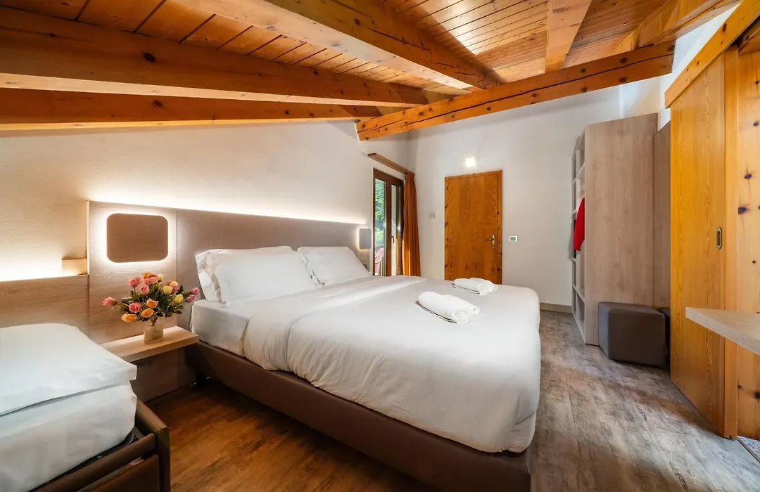 Hotel Aurora-1