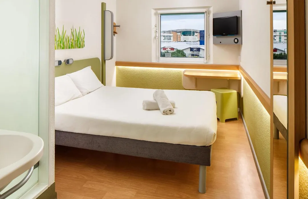 Ibis Budget Portsmouth-1