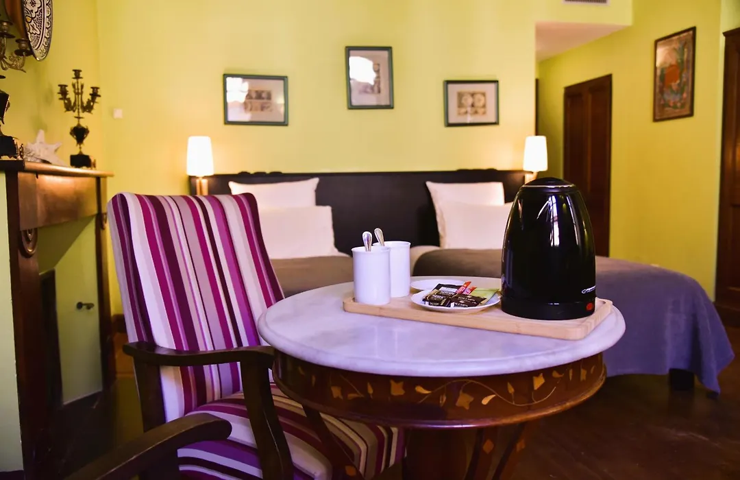Logis Hotel Le Boudoir-1