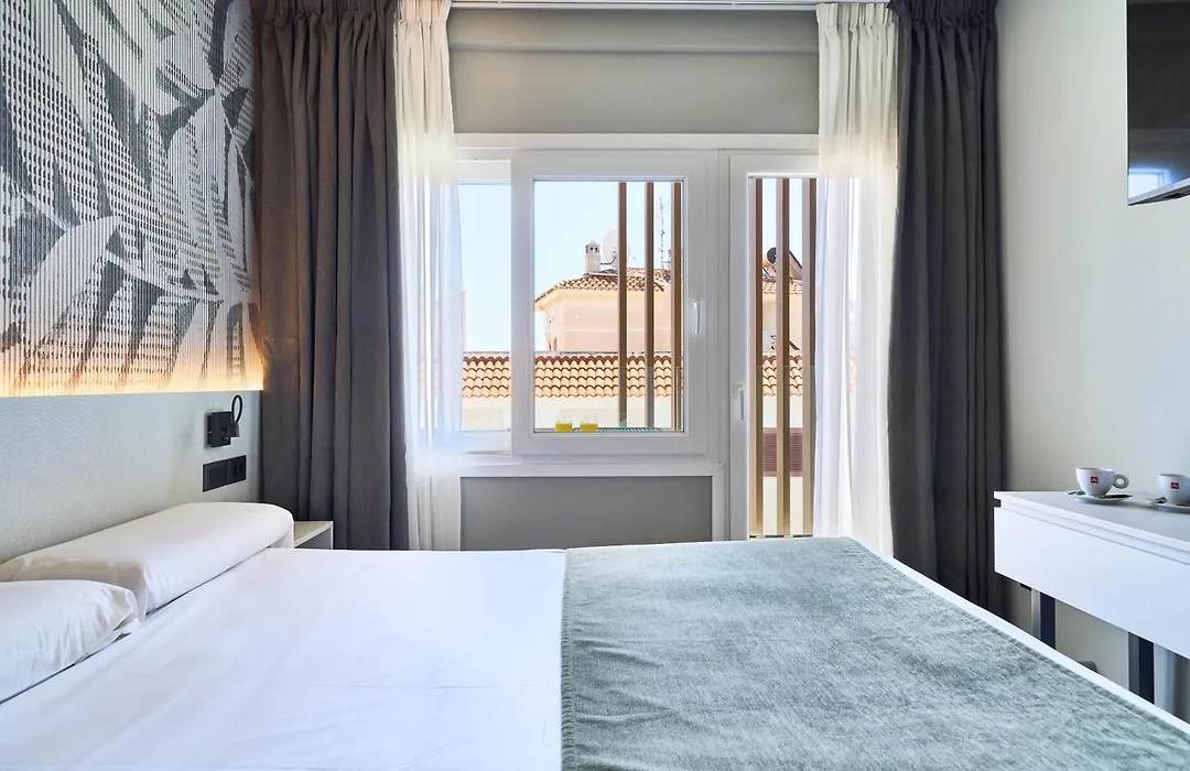Hostal Sol Y Miel-1