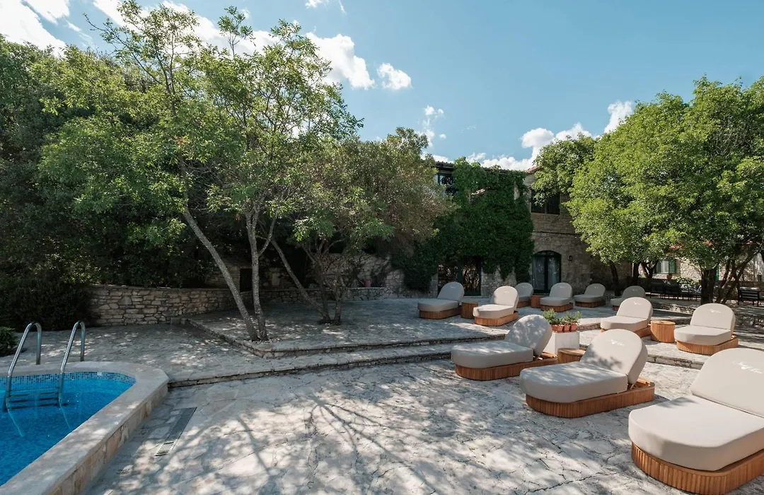 Nono Ban Boutique Hotel & Villas-1