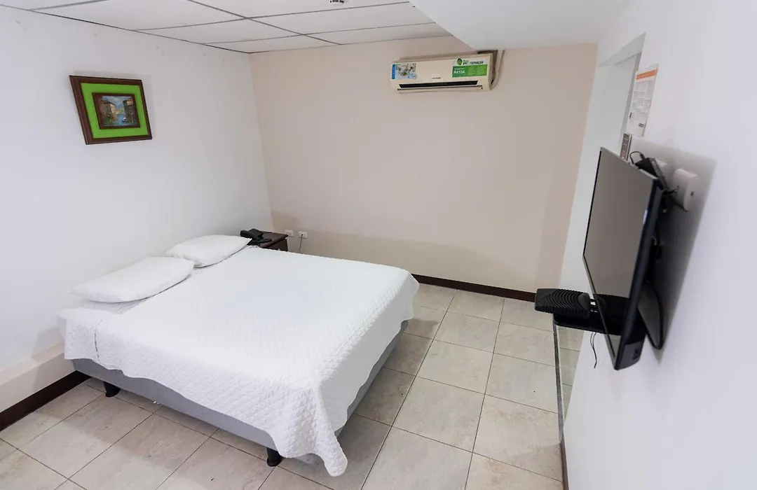 Hotel De Alborada - Cerca Del Aeropuerto-1