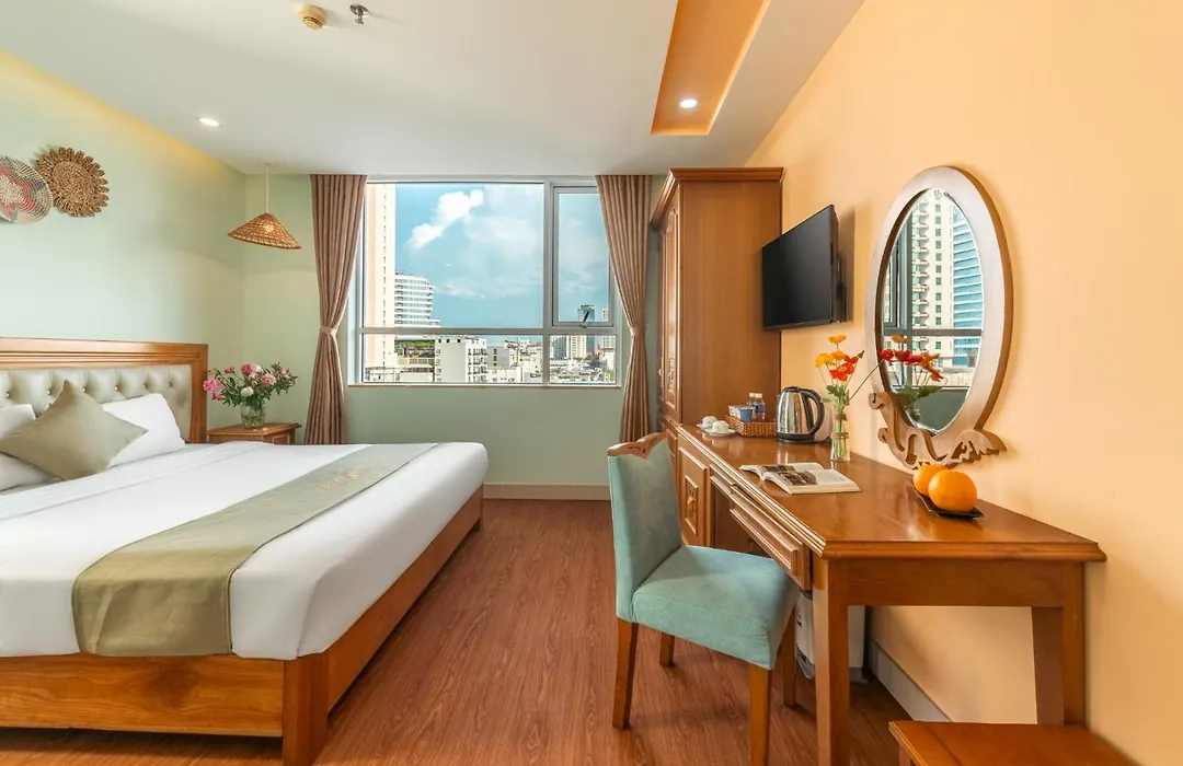 Royal Family Hotel-1