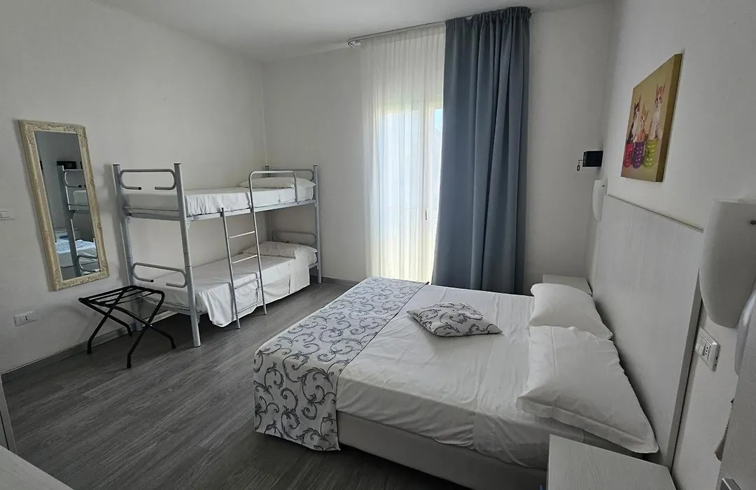 Hotel Linda-1