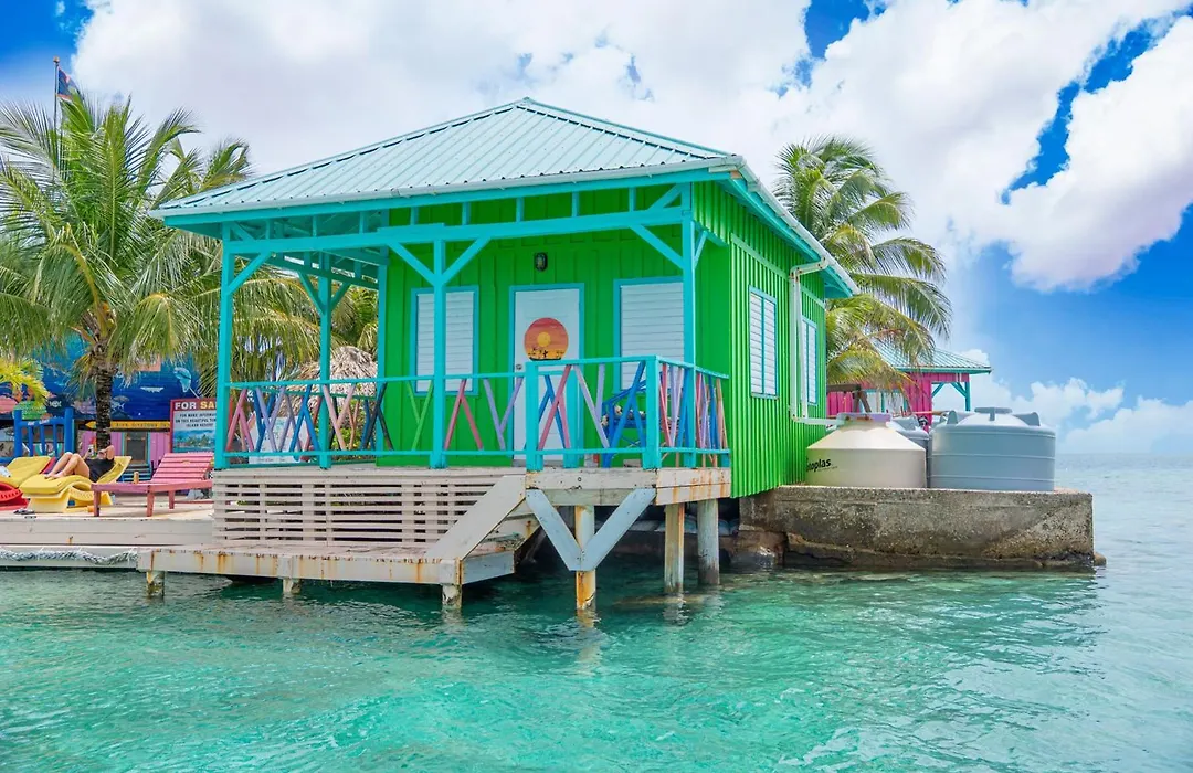 King Lewey'S Island Resort-1
