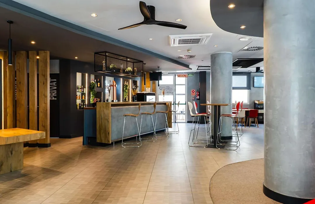 Ibis Barcelona Castelldefels-1