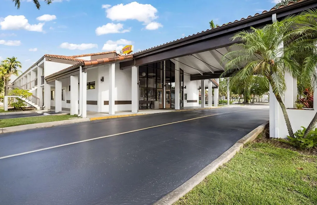 Super 8 By Wyndham Riviera Beach West Palm Beach-1
