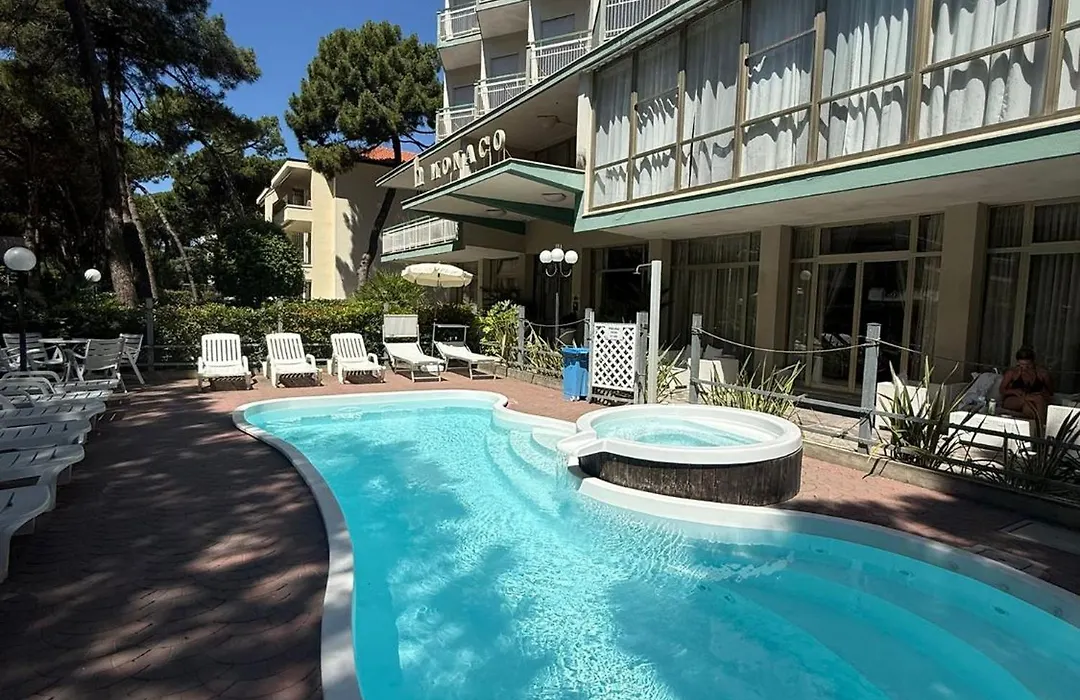 Hotel Monaco - parcheggio incluso e piscina-1
