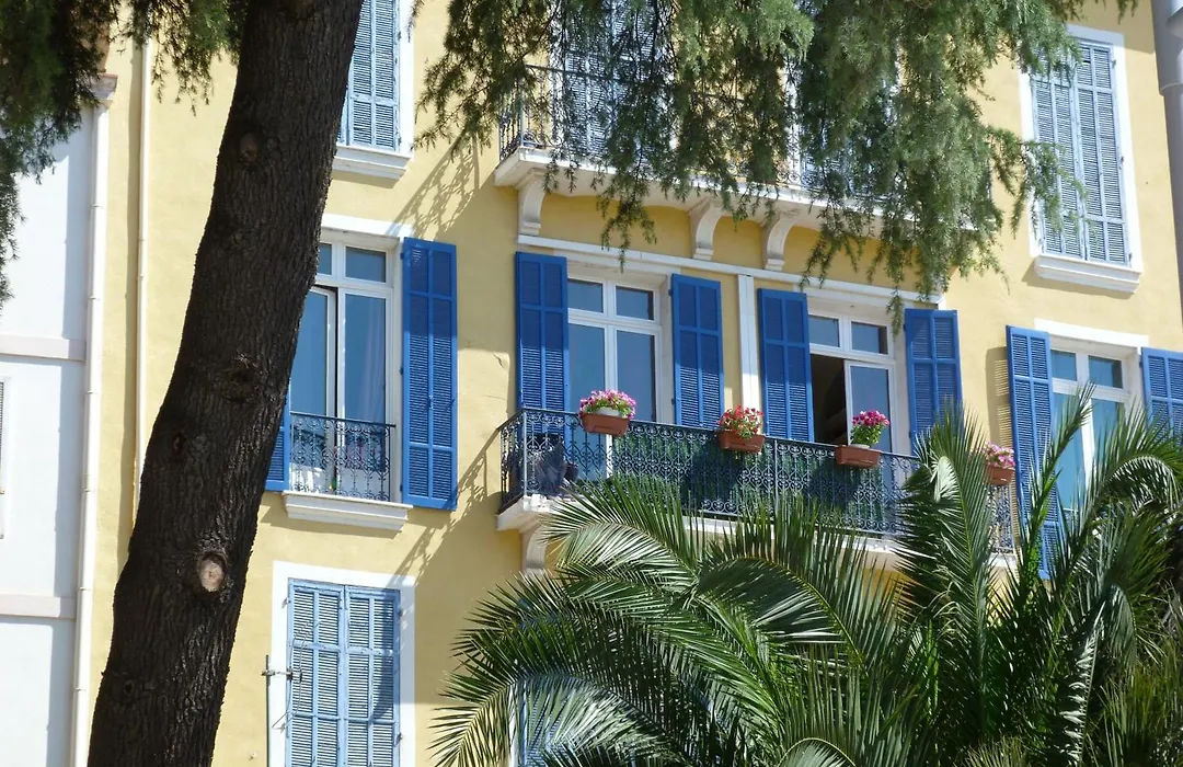Chambres D'Hotes Le Regent-1