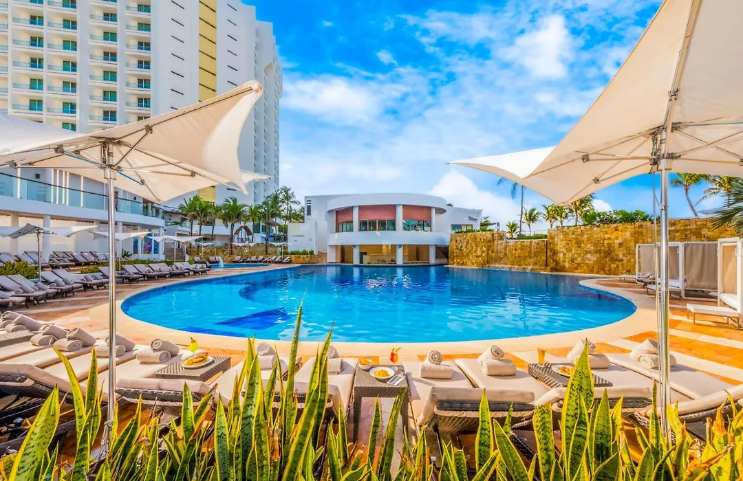 Altitude At Krystal Grand Cancun-1