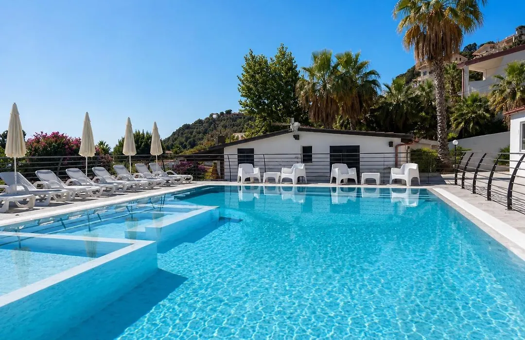 Ninfa Sul Mare Apartments - Piscina con Area Relax e Parcheggio Gratuito-1
