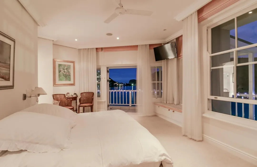 Isola Bella Guest House-1