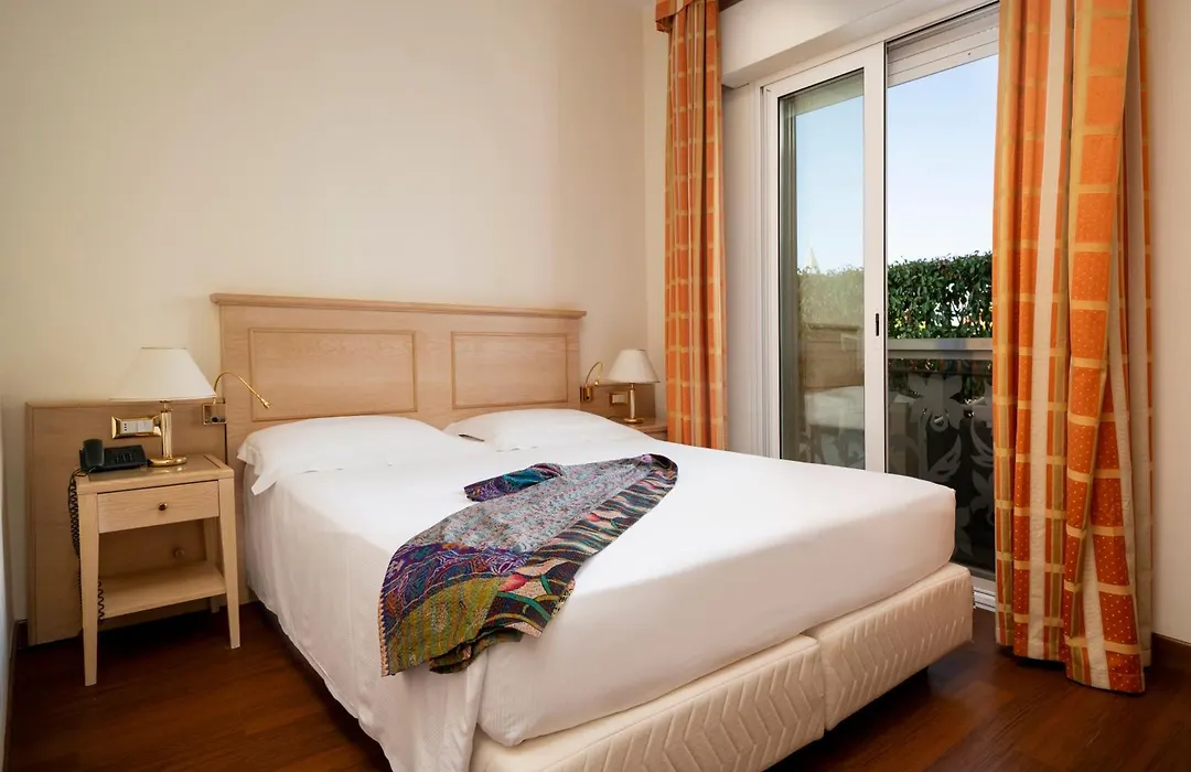 Hotel Byron-1