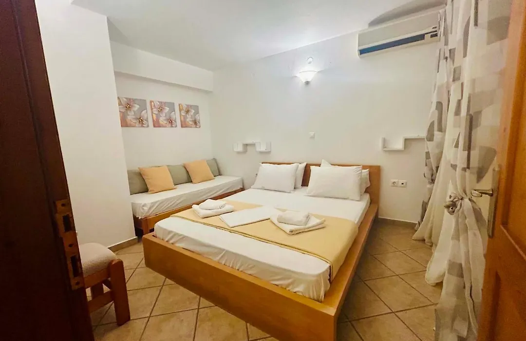 Alexandra'S House-1
