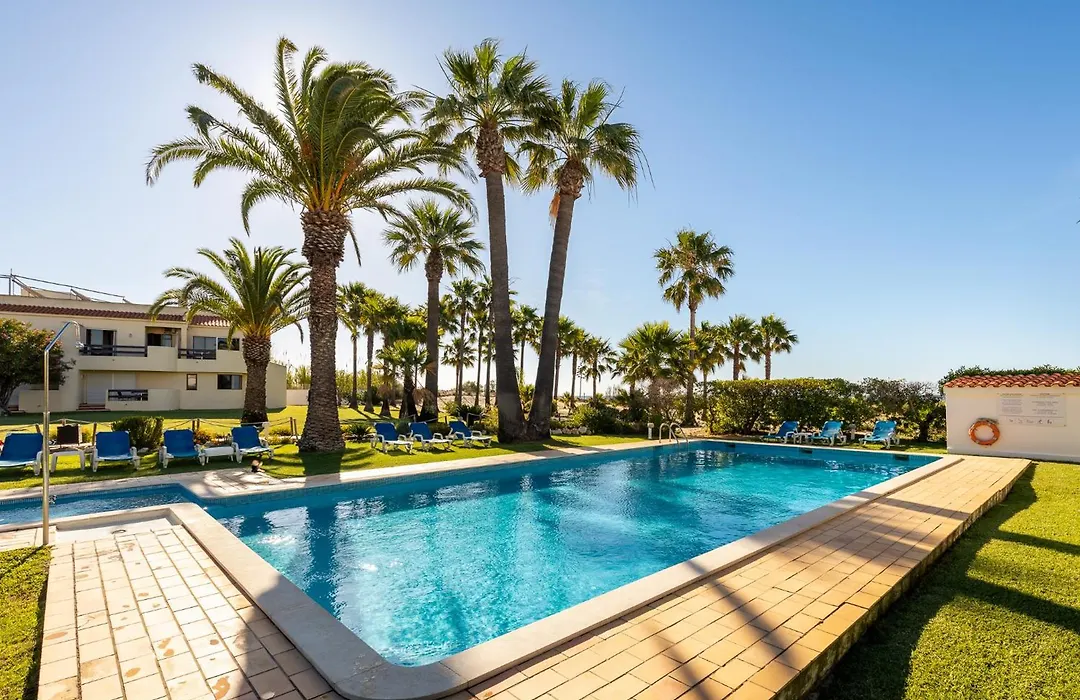 Praia Da Lota Beachfront Resort - Hotel & Apartments-1