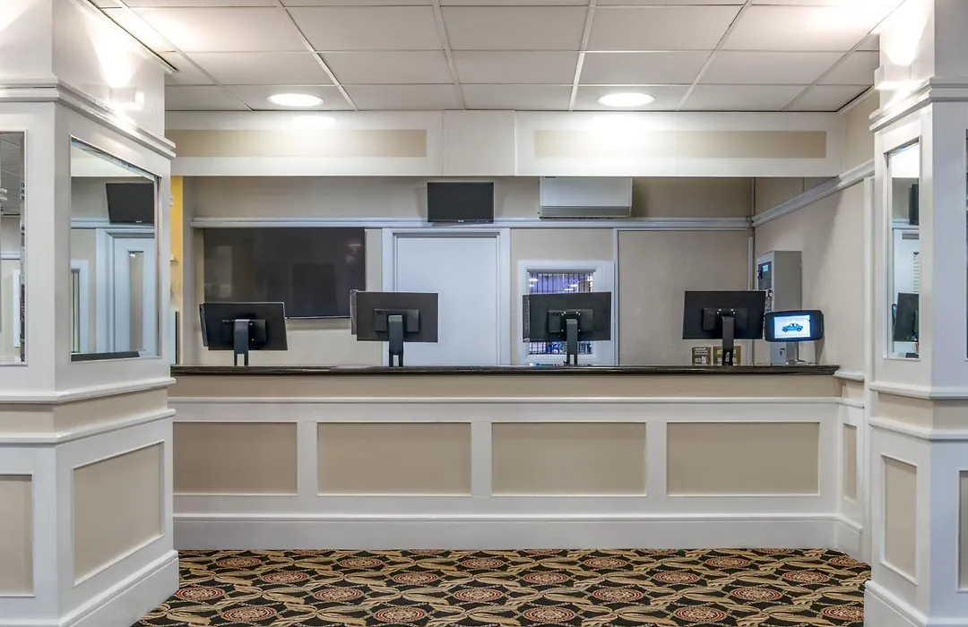 The Grand Burstin Hotel-1