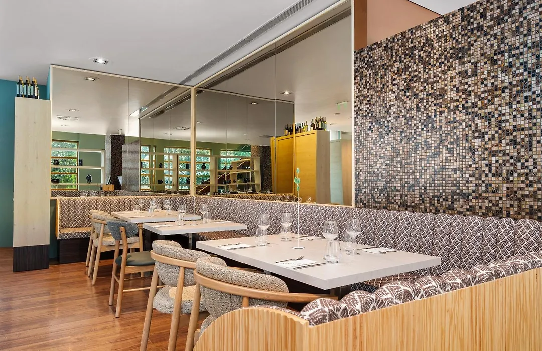 Axis Porto Business & Spa Hotel-1