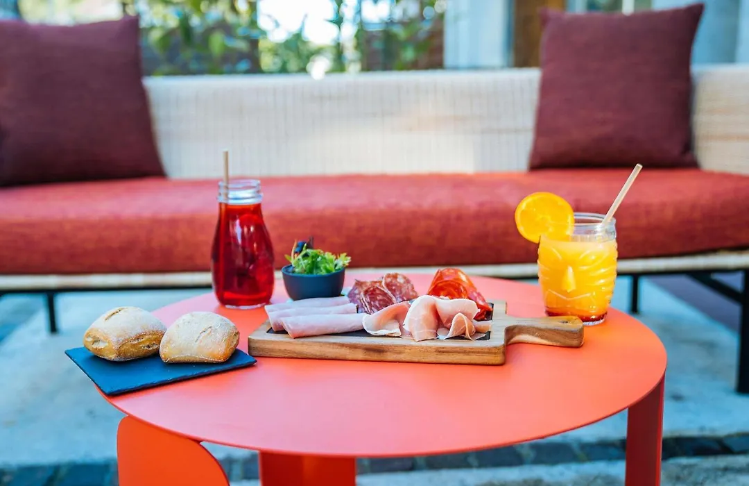 Ibis Styles Antibes-1