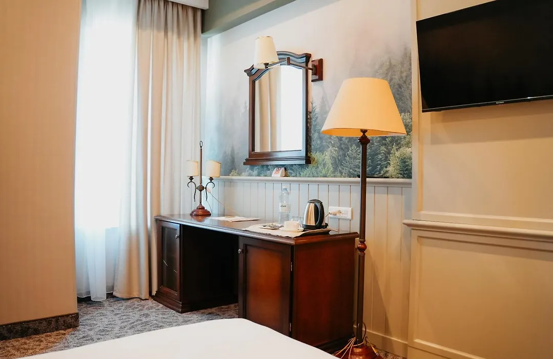 Grand Hotel Victory-1