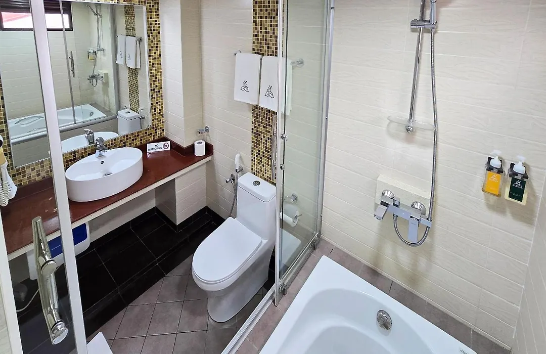 Rashu Hiyaa Hotel-1