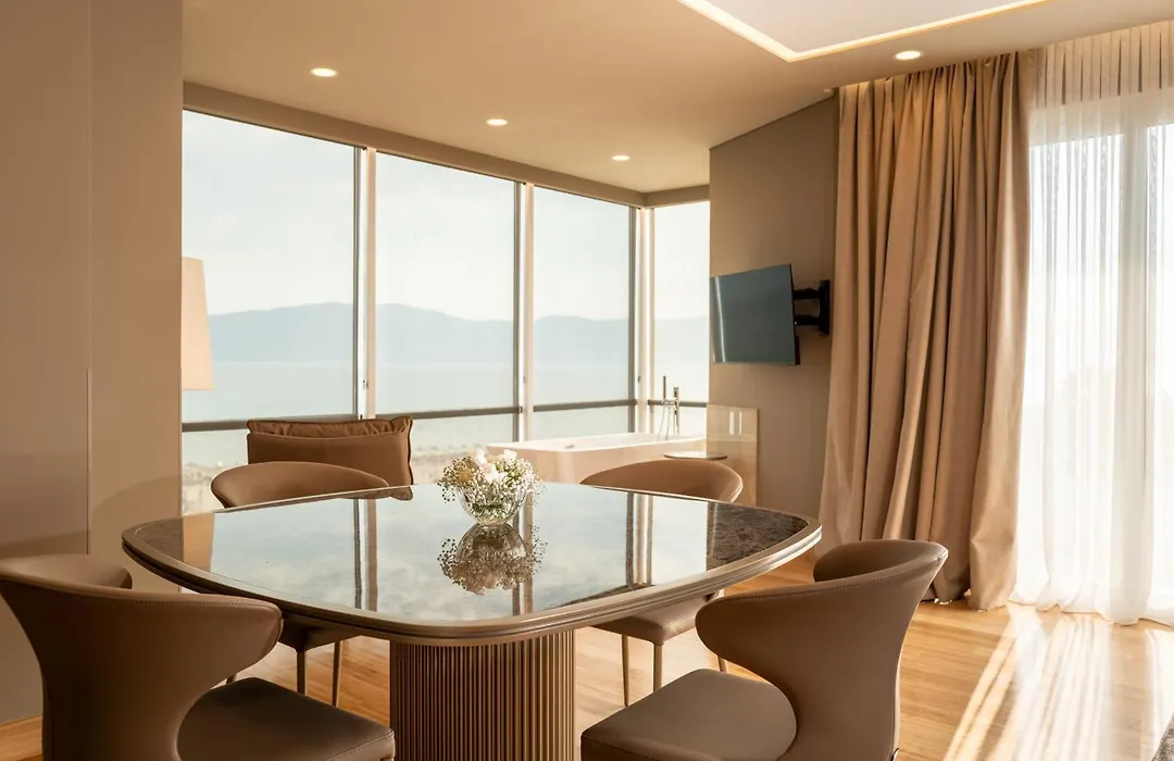 Kraal Hotel Vlore-1