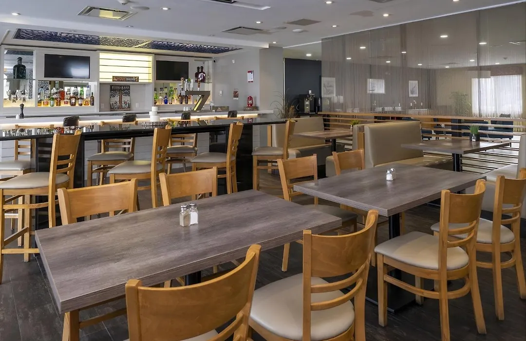 Radisson Hotel Edmonton Airport-1