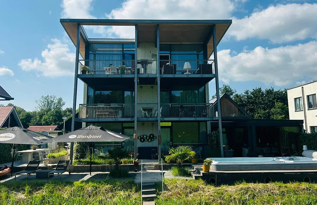 B&B Veluwemeer, Jacuzzi, Swim Spa, Sauna, Steam Bath And Sandy Beach-1