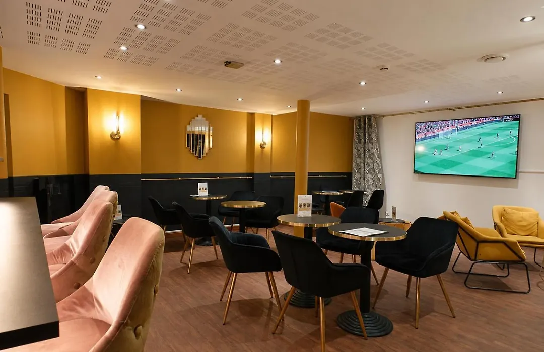 Logis Hotel Center-1