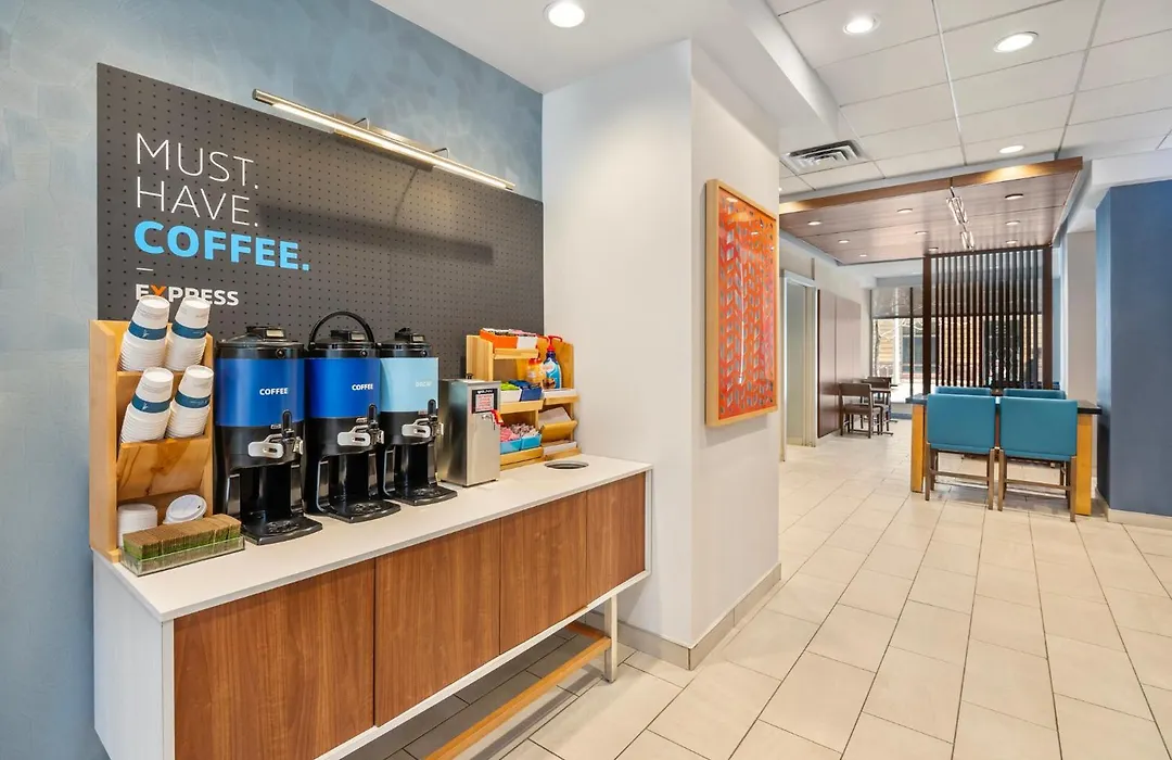 Holiday Inn Express Toronto Downtown By Ihg-1