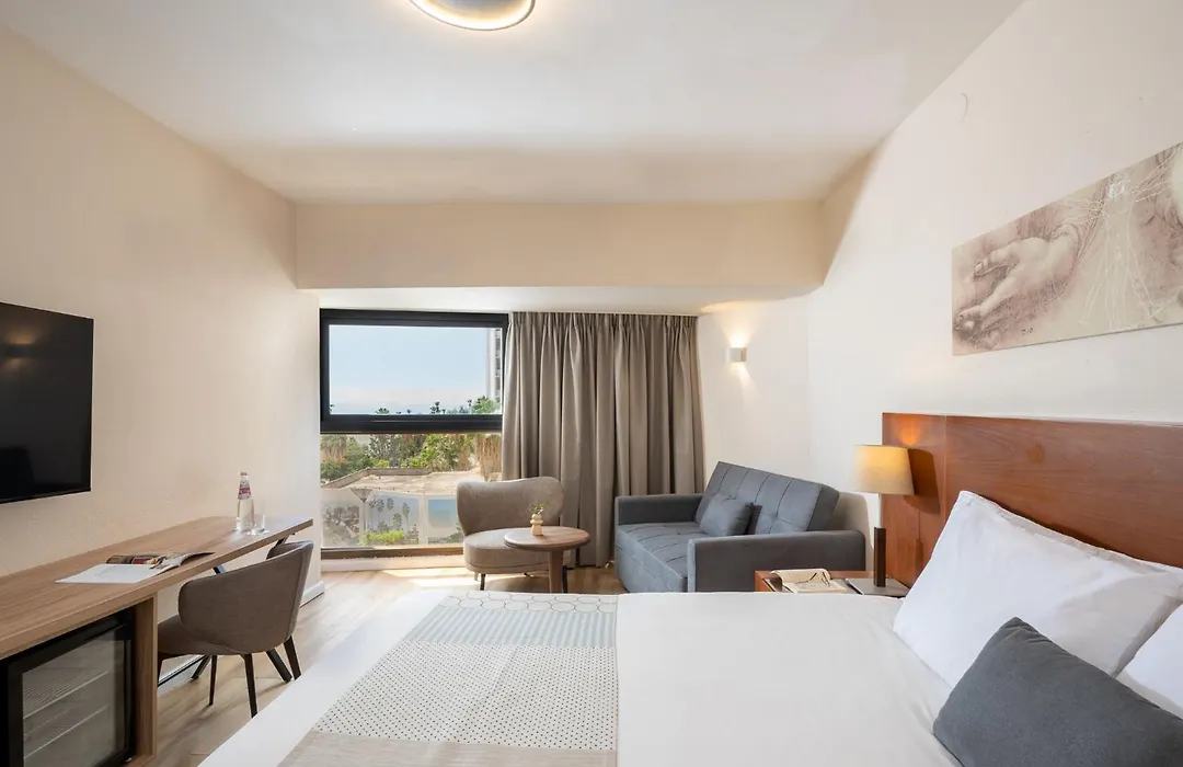 Leonardo Hotel Tiberias-1