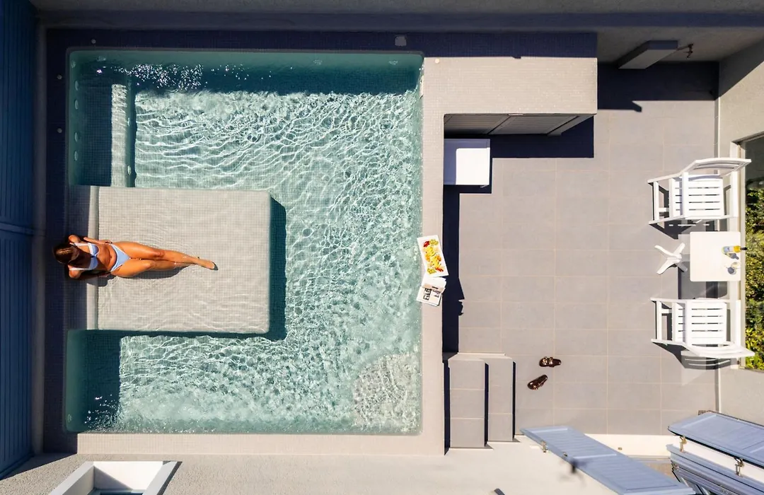 Acroterra Rosa Luxury Suites & Spa-1
