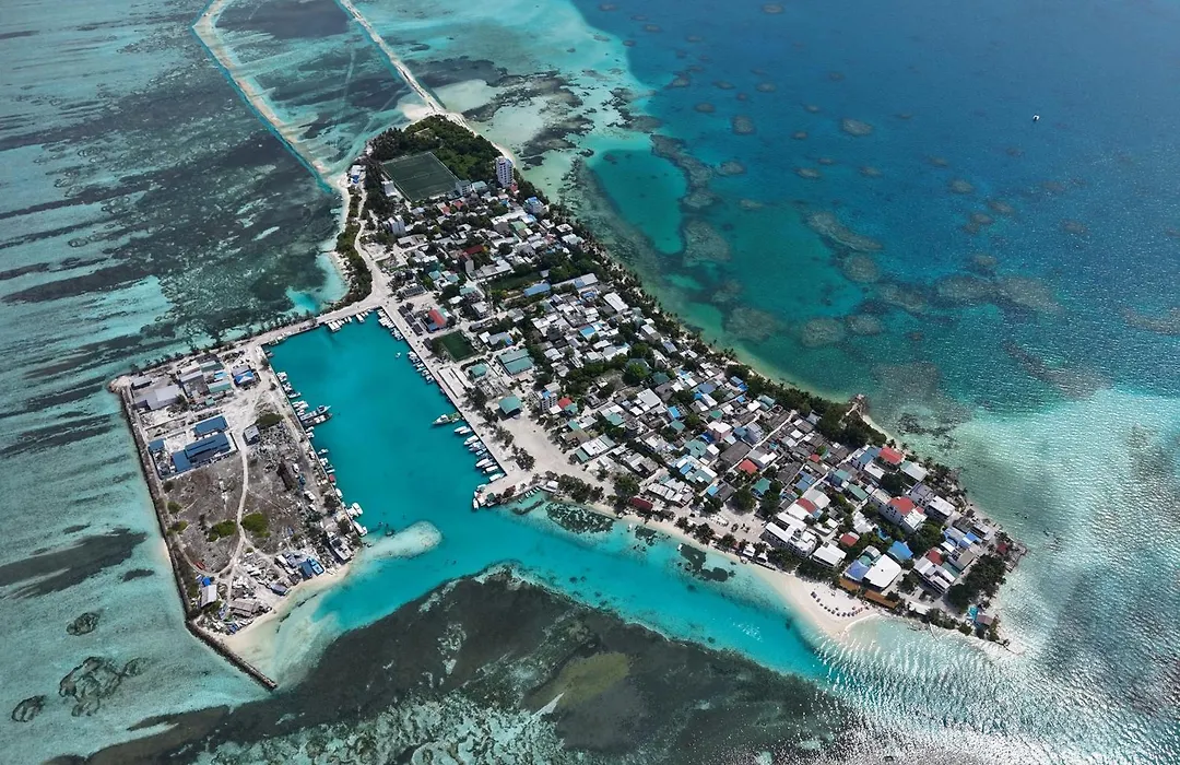 Rashu Hiyaa Hotel-1
