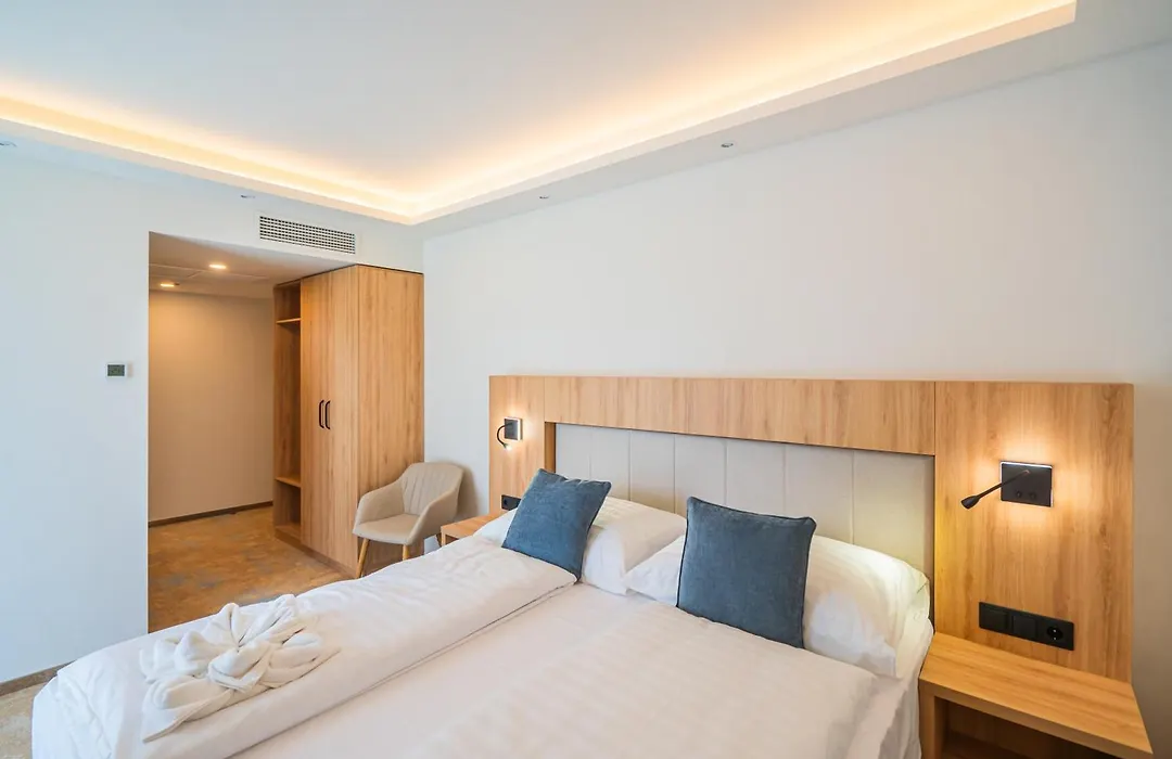 Hotel Diana-1