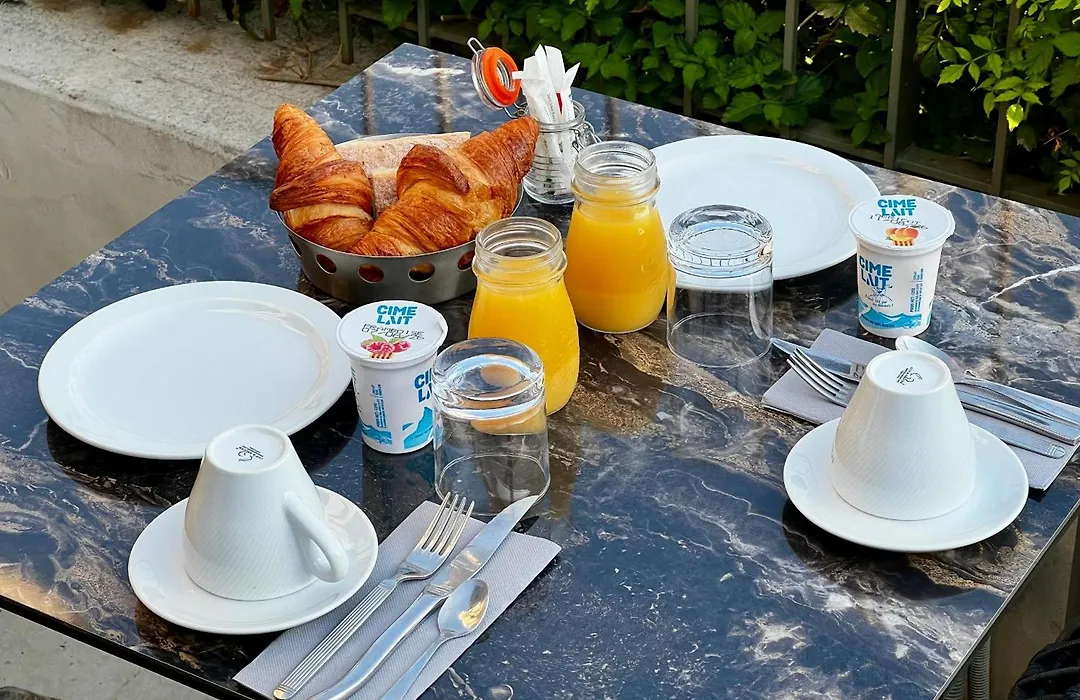 Hotel Le Bon Port-1