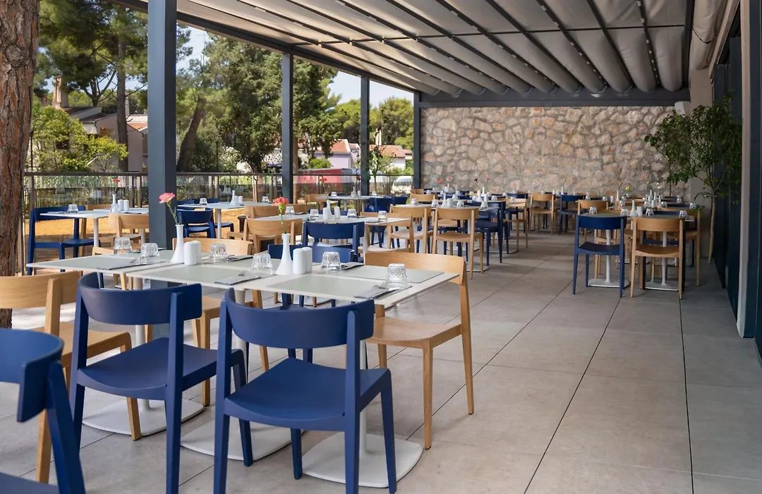 Family Hotel Adria-1