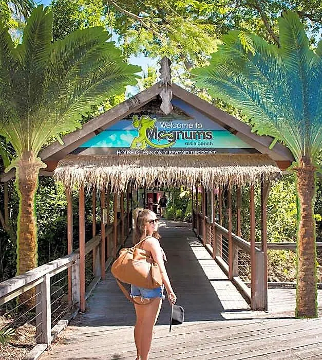 Airlie Beach Magnums - Adults Only-1