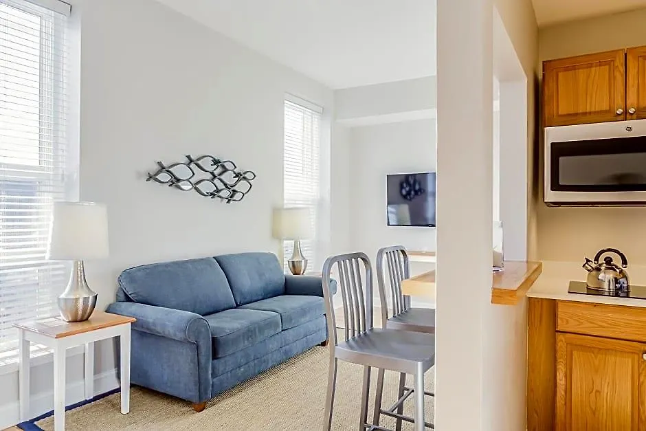 Winthrop Beach Inn And Suites Boston Logan Airport (Adults Only)-1