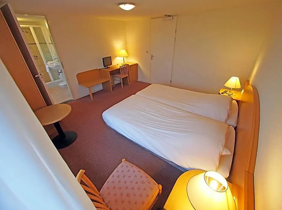 Hotel Bos En Duinzicht-1