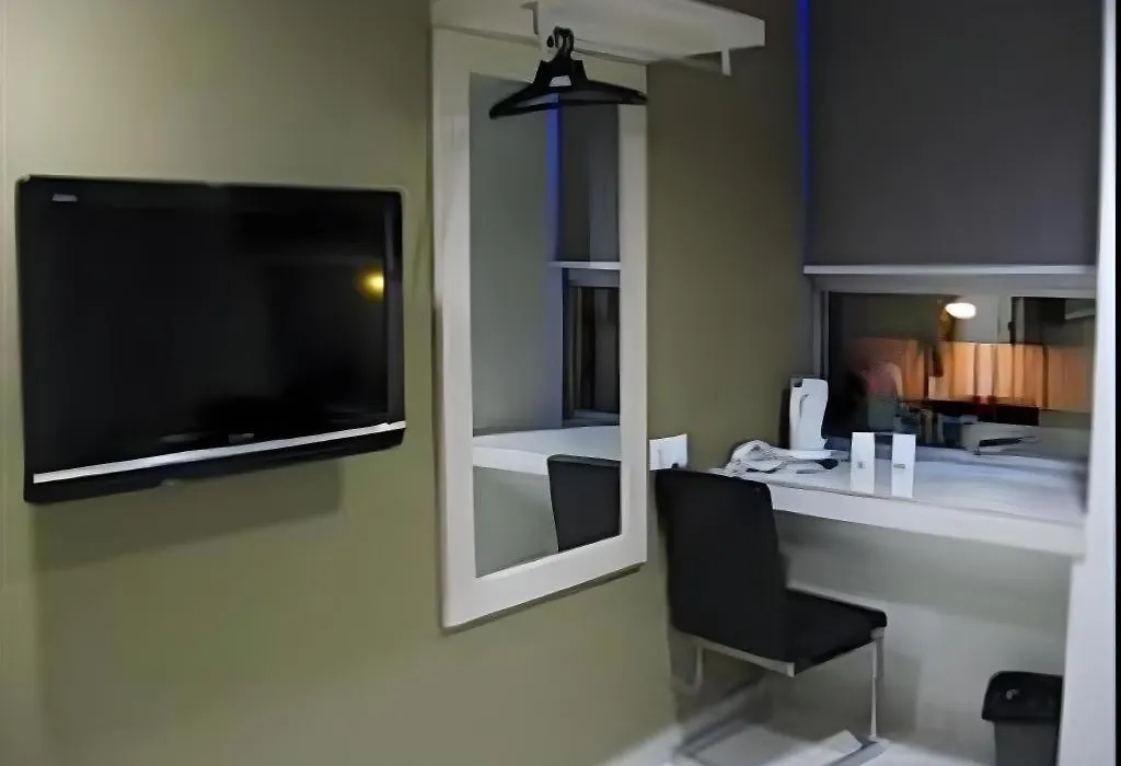 Hii-5 Hotel-1