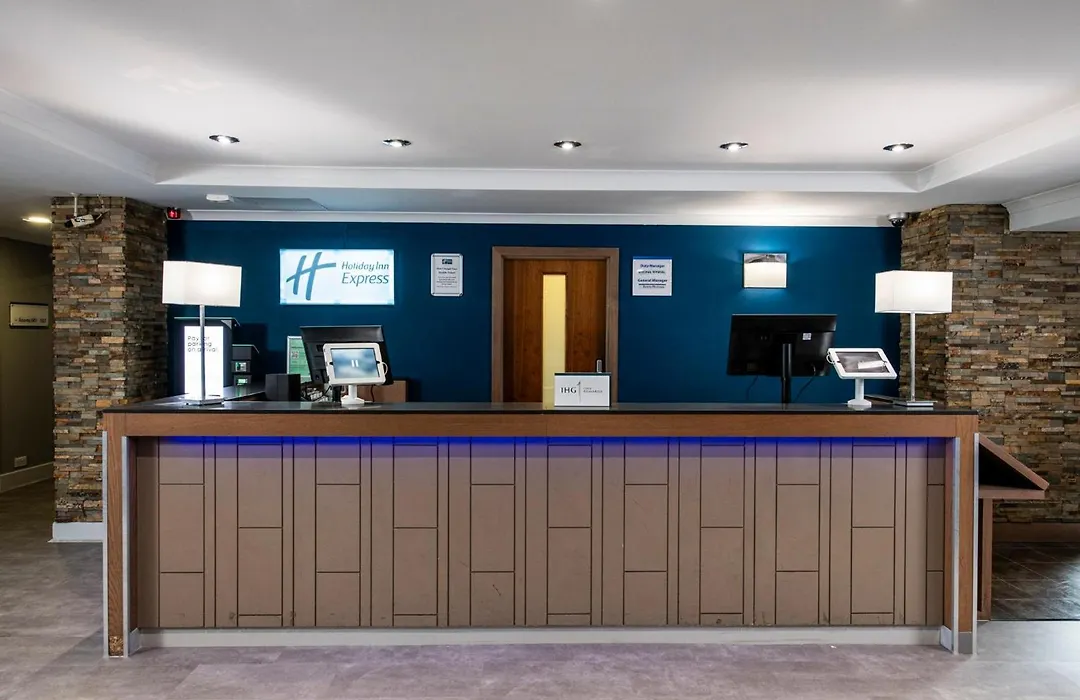 Holiday Inn Express Edinburgh Airport By Ihg-1