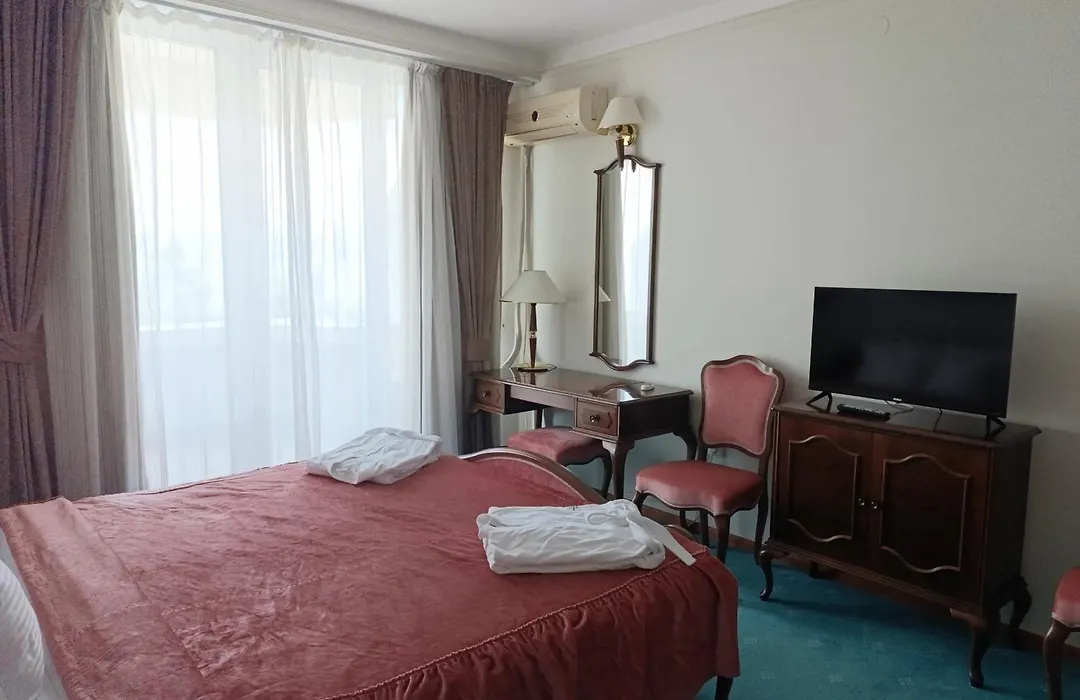 Hotel Metropol - Metropol Lake Resort-1
