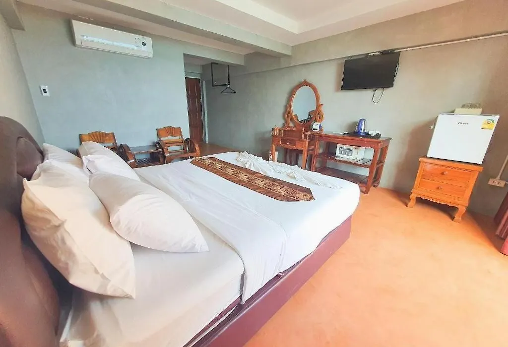 Jirawan Hotel-1