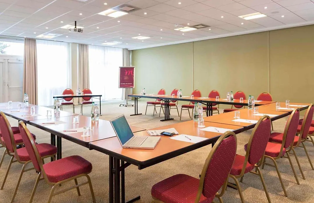 Mercure Paris Le Bourget Aeroport-1