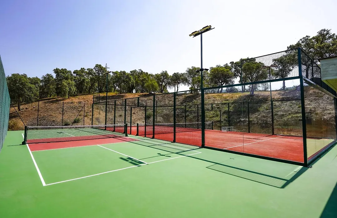La Villa Nais PADEL&PISCINE -Suites&Appartements-1