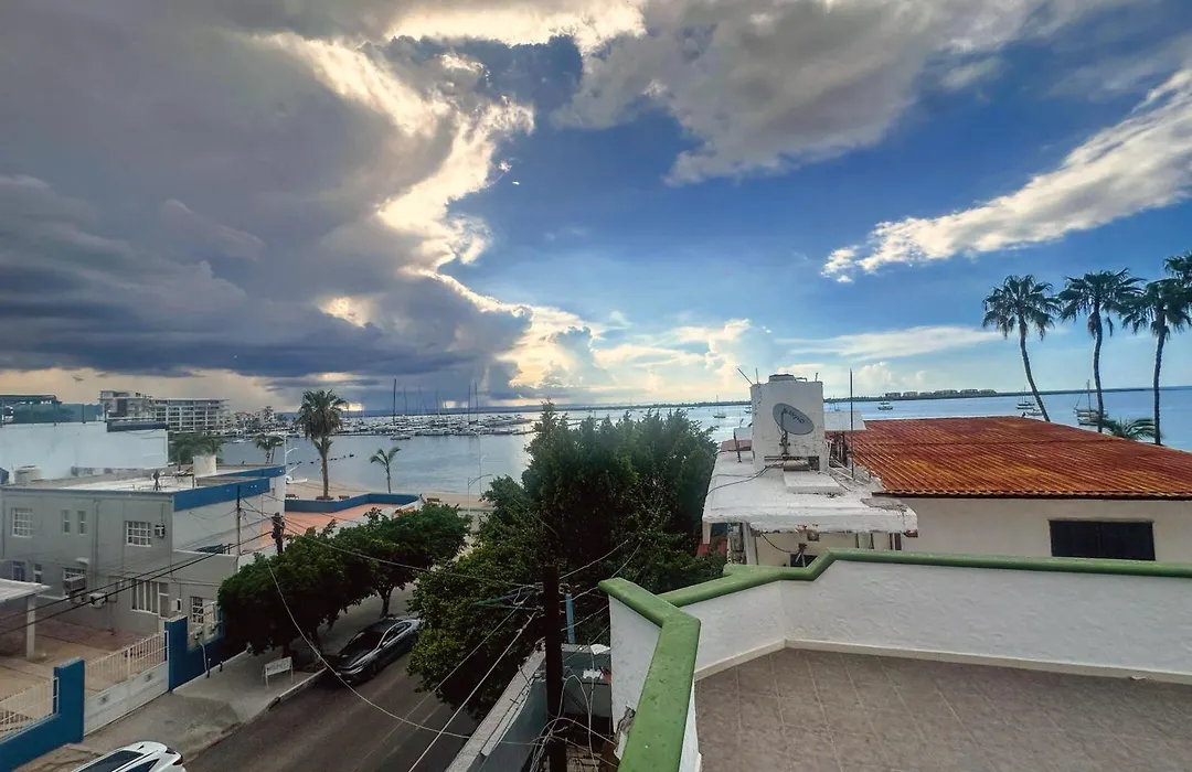 Hotel Allende-1