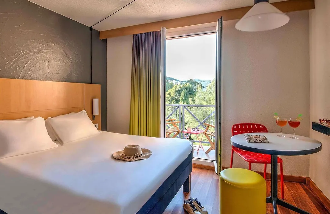 Ibis Hyeres Centre-1