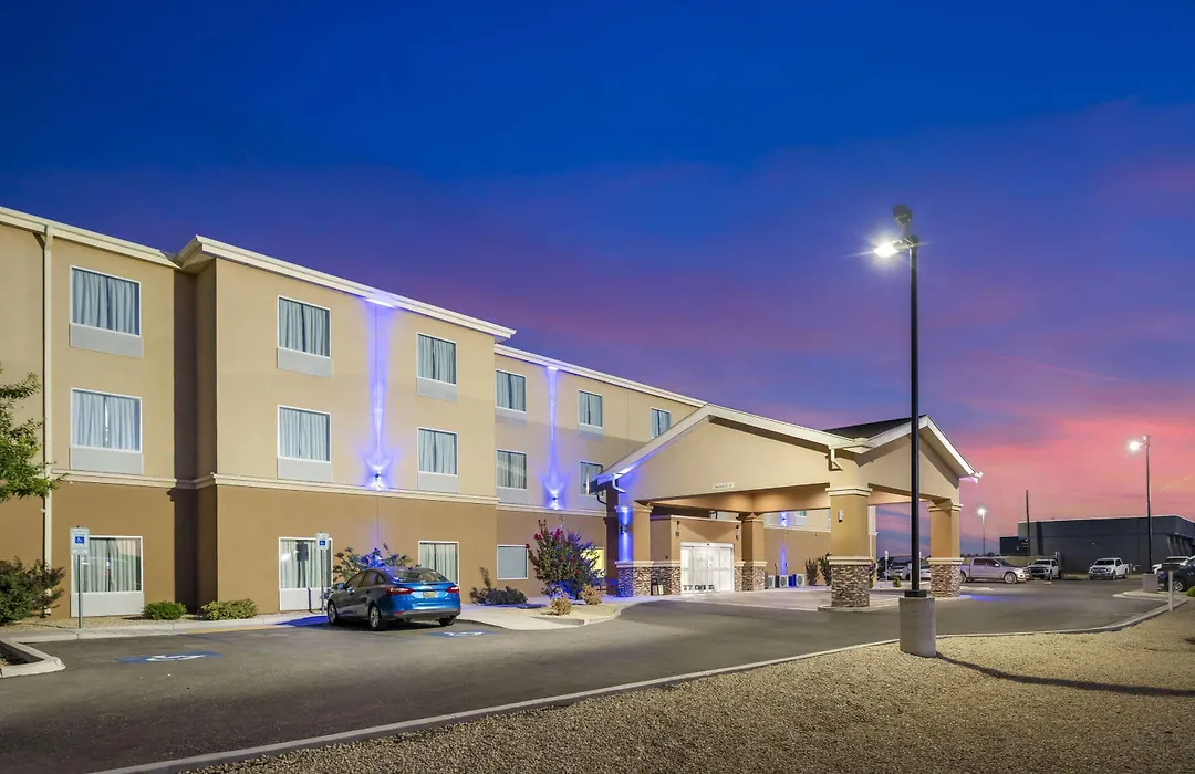 Quality Inn & Suites Carlsbad Caverns Area-1