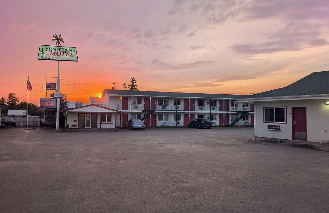 Ponderosa Motel-1