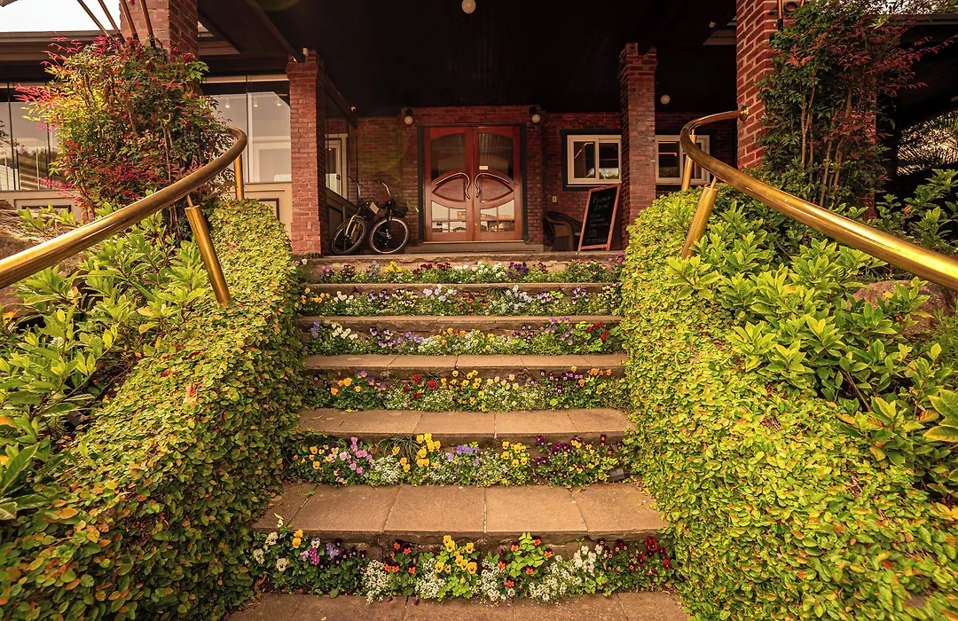 Blumen Hotel Boutique-1