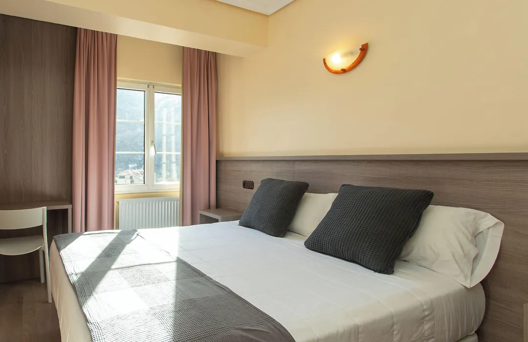 Hotel Naranjo De Bulnes-1